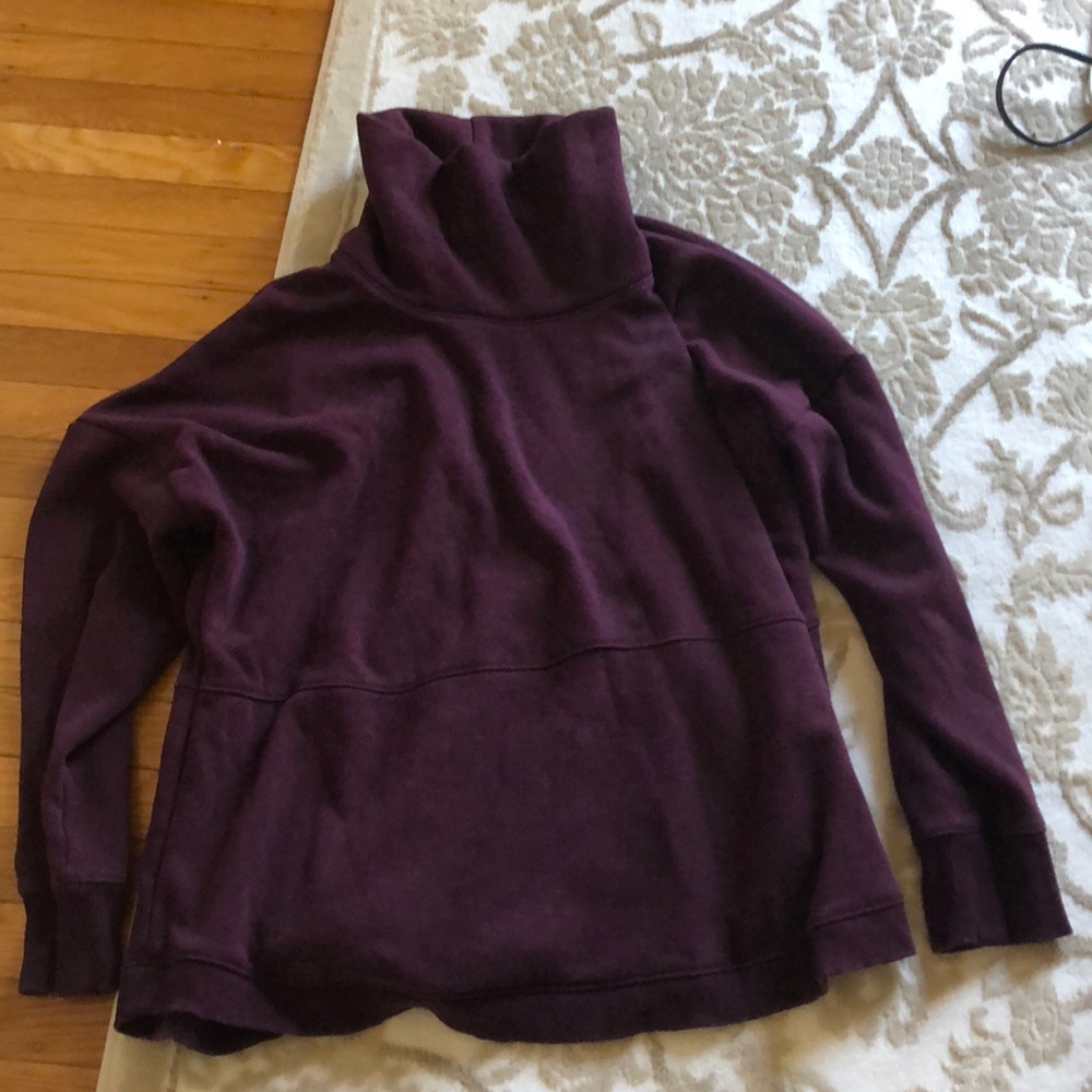 Athleta sweatshirt with cowl neck.